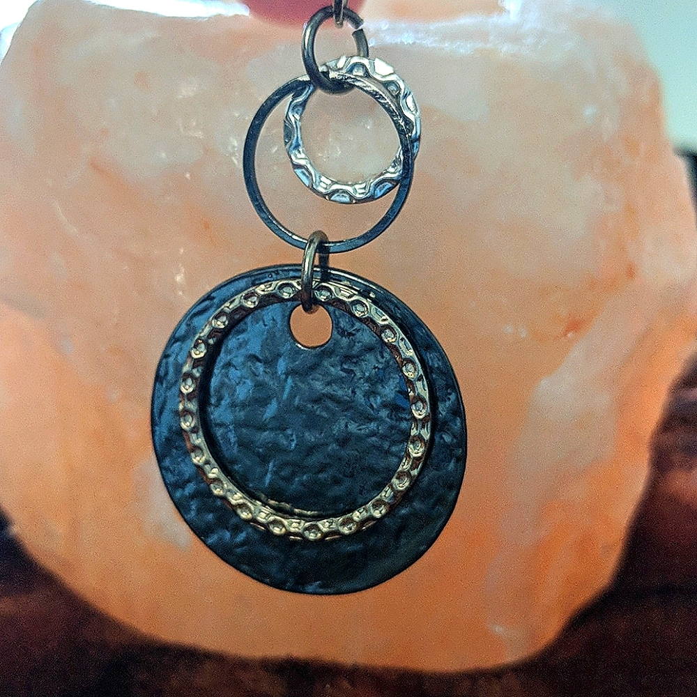 Women's two pairs of earrings